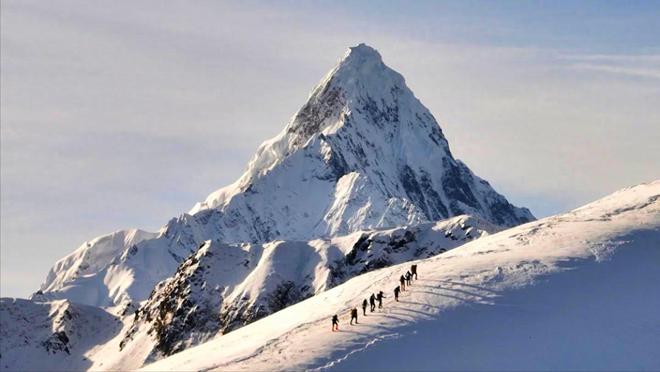 一人身体不适吃布洛芬结果陷入深度昏迷澳门新葡京入口4人重装徒步梅里东坡(图2)